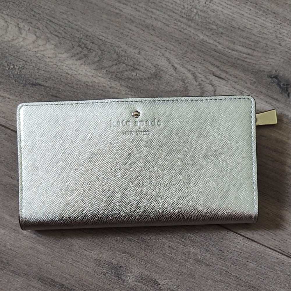 Kate Spade Silver Wallet